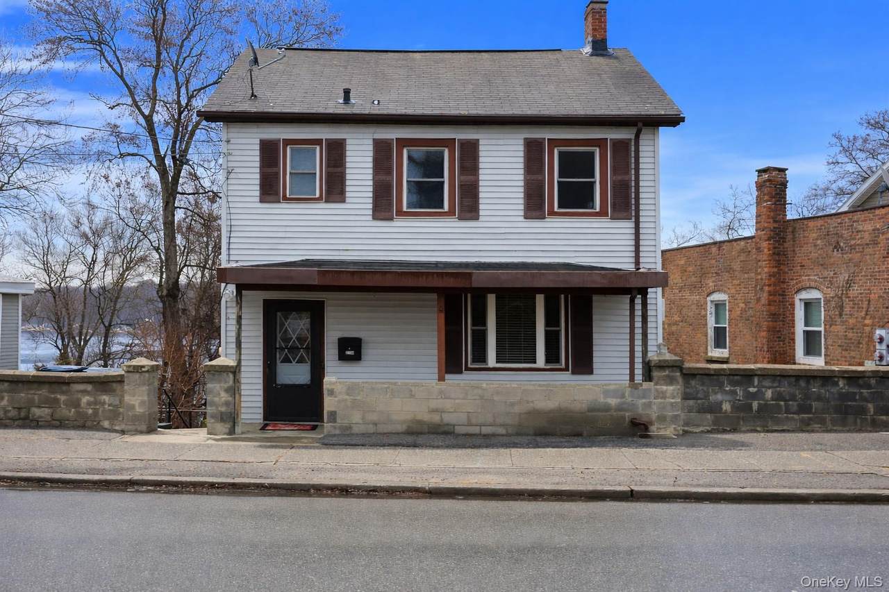 2738 Main Street - Photo 1