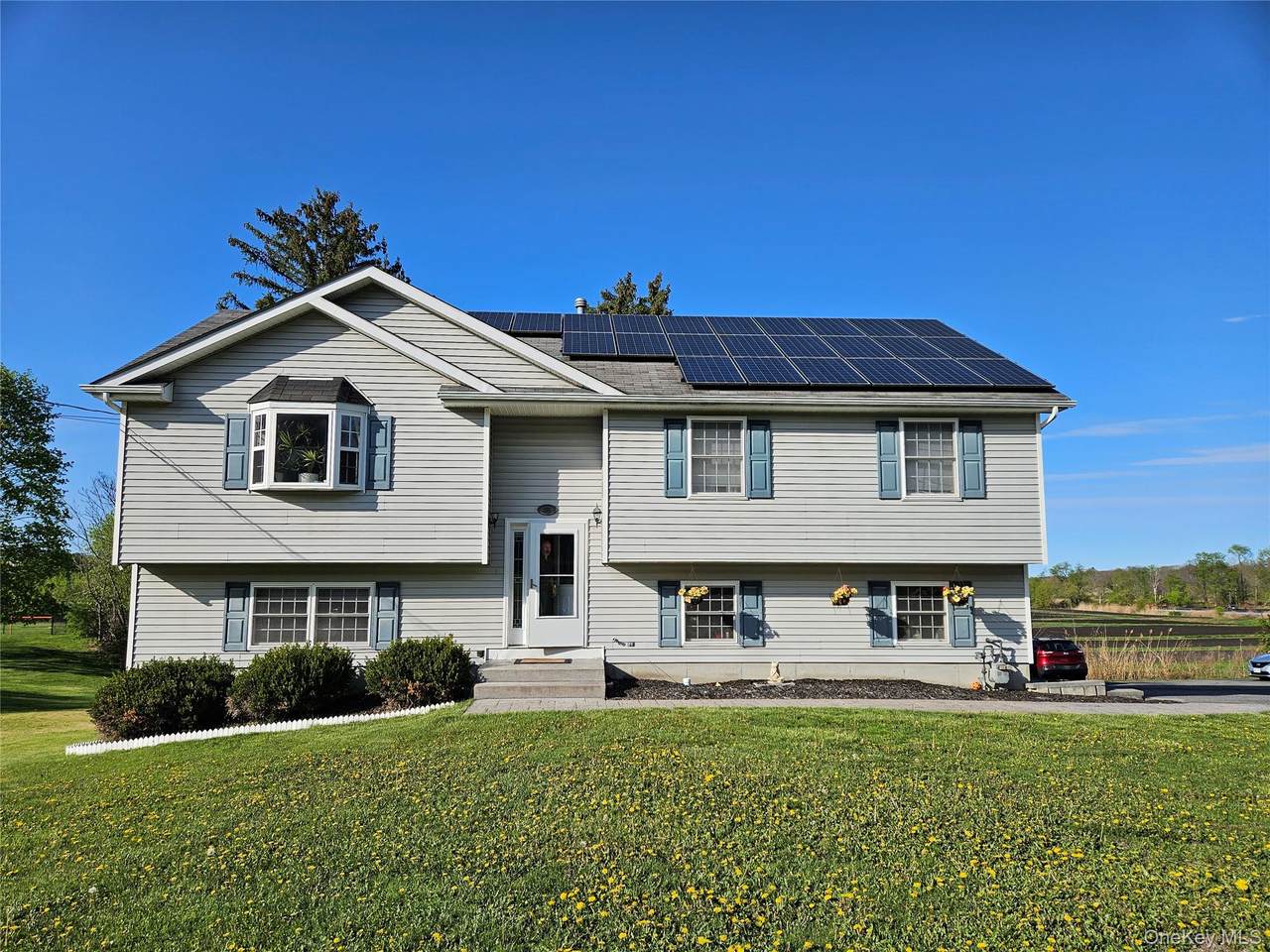 35 Maple Avenue - Photo 1