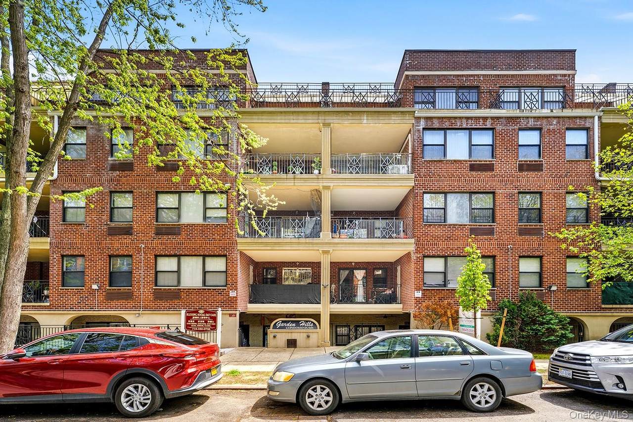 7119 162nd Street - Photo 1