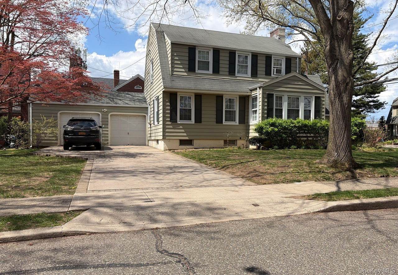 8 Chester Avenue - Photo 1