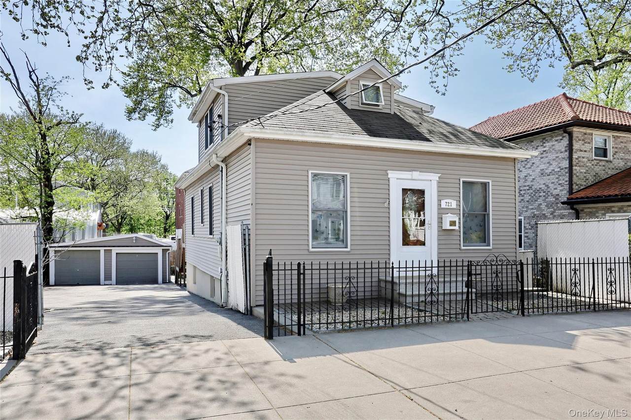 721 Vincent Avenue - Photo 1