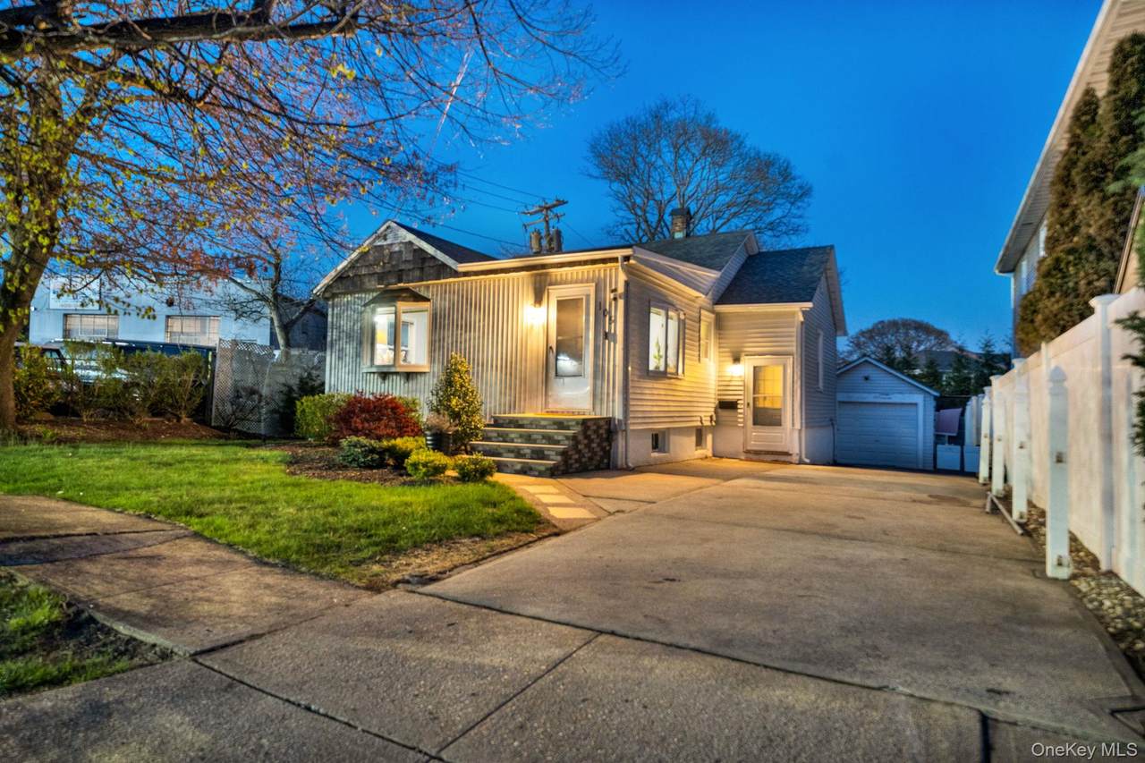 105 Thomas Place - Photo 1