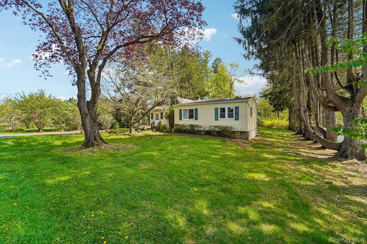 30 Pine Lane - Photo 1
