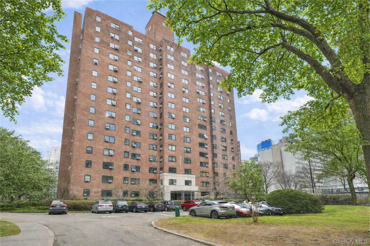 225 Adams Street - Photo 1
