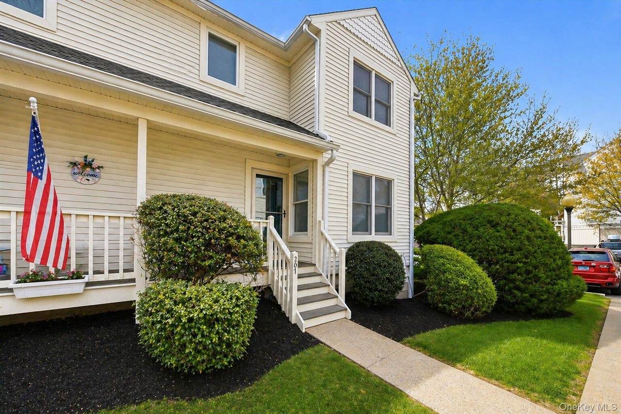 207 Cornwall Meadows Lane - Photo 1