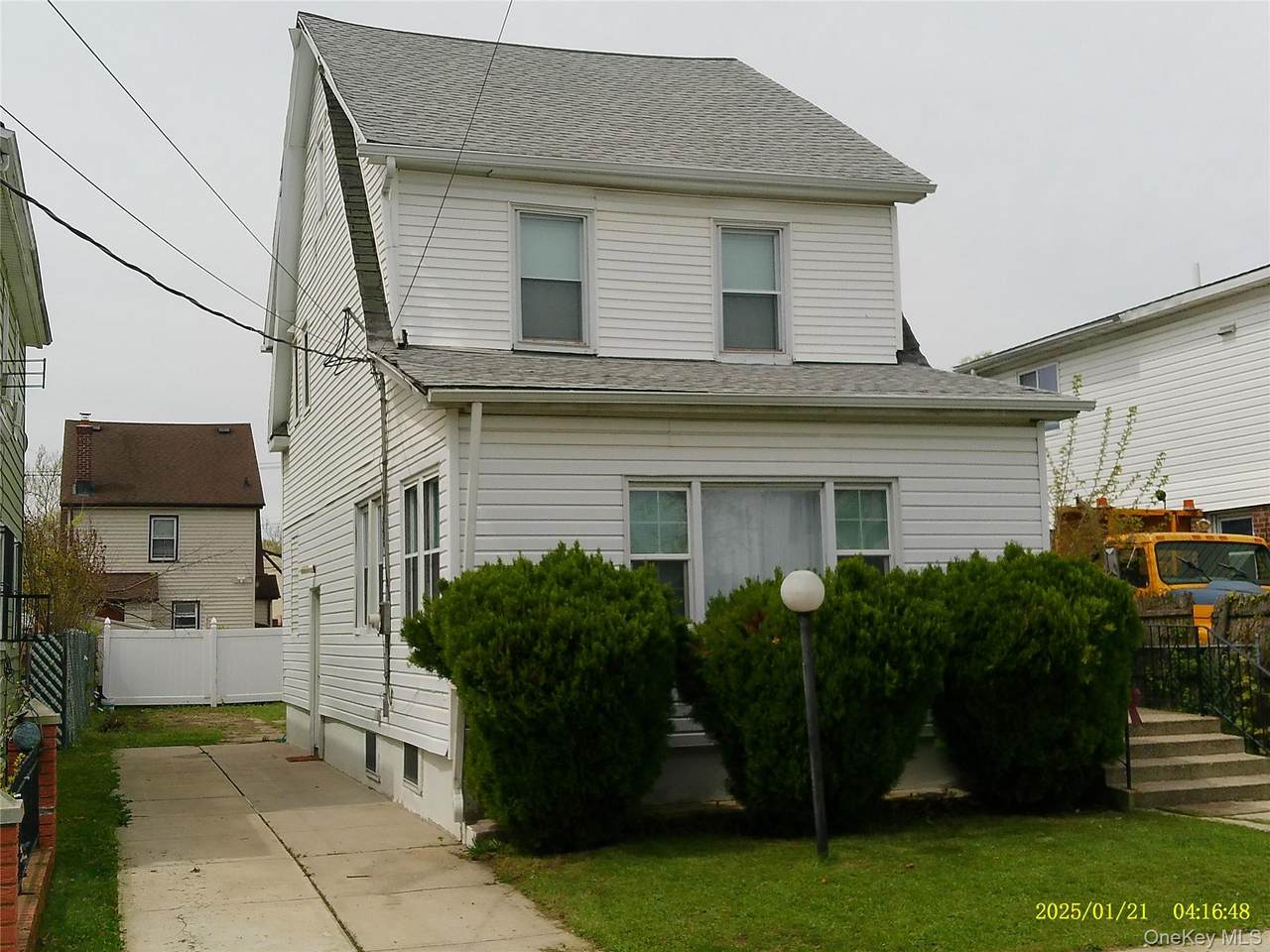 12128 194th Street - Photo 1