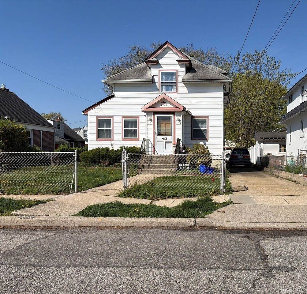 2746 Park Avenue - Photo 1