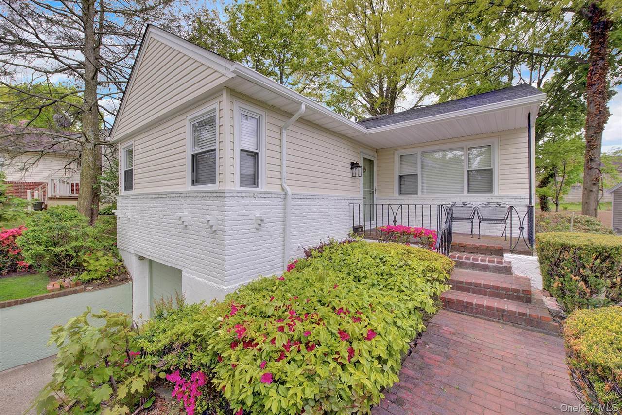 5116 Little Neck Parkway - Photo 1