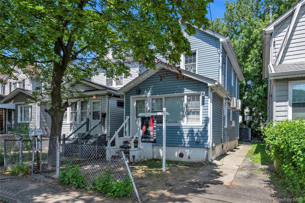 139-17 Glassboro Avenue - Photo 1