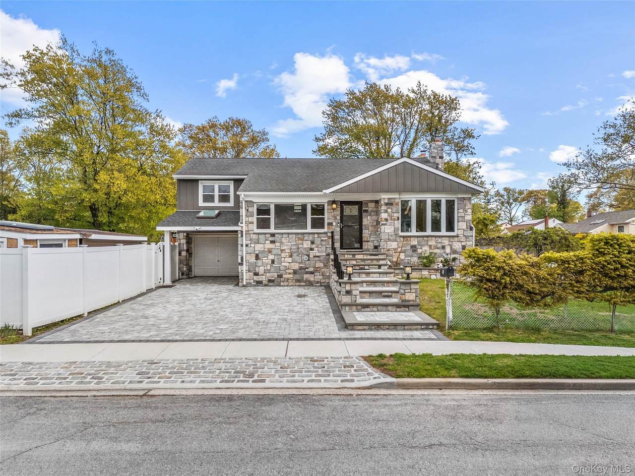 44 Bruce Lane - Photo 1