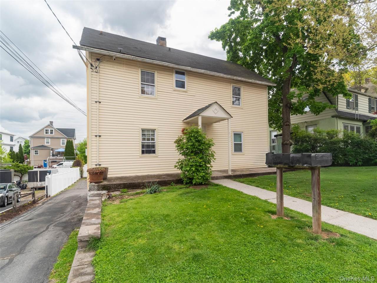 533 Willett Avenue - Photo 1