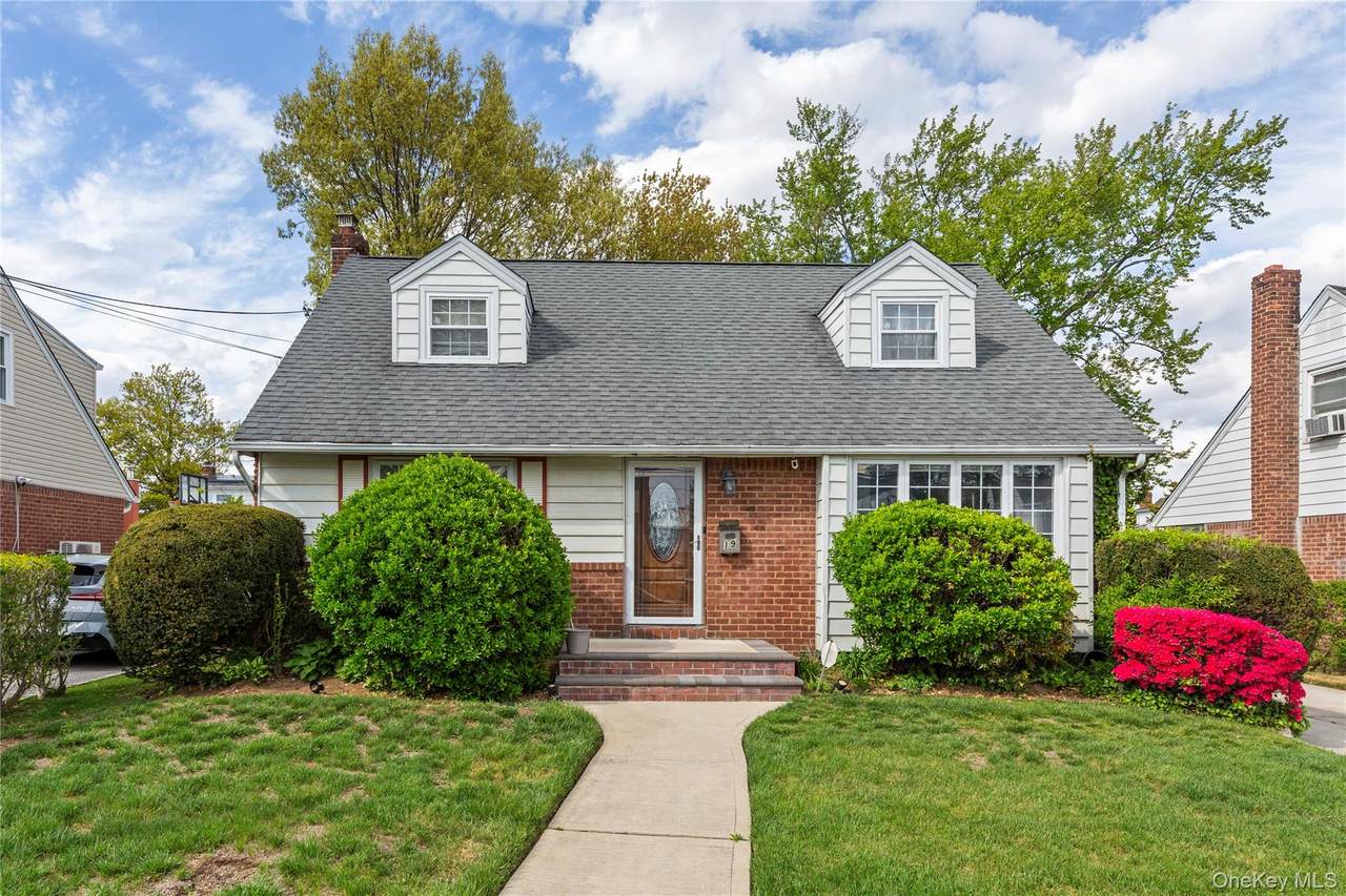 19 Sloan Drive - Photo 1