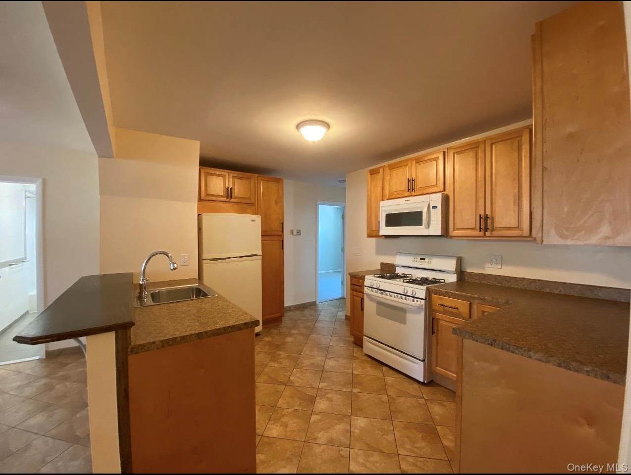 8 Birchwood Avenue - Photo 1