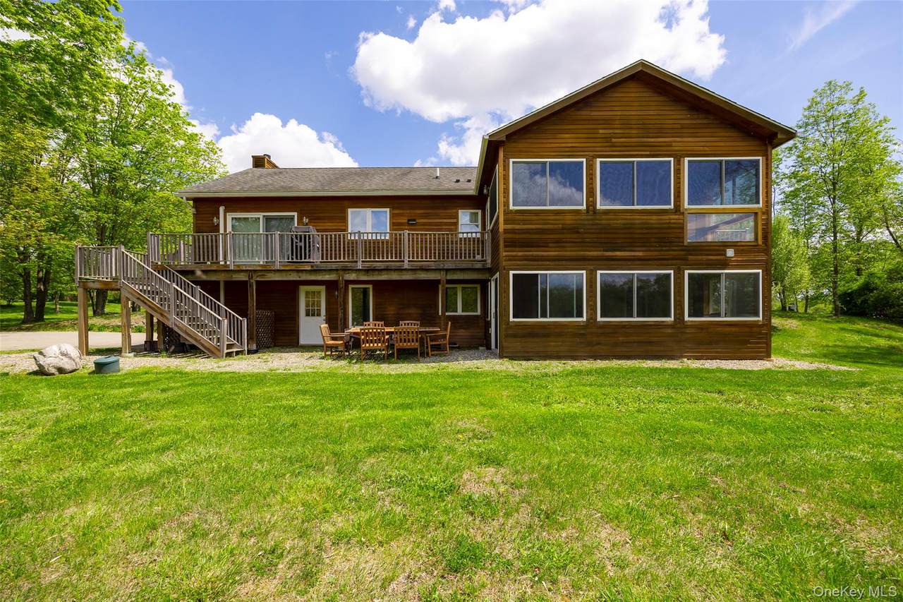 508 Woodstock Road - Photo 1
