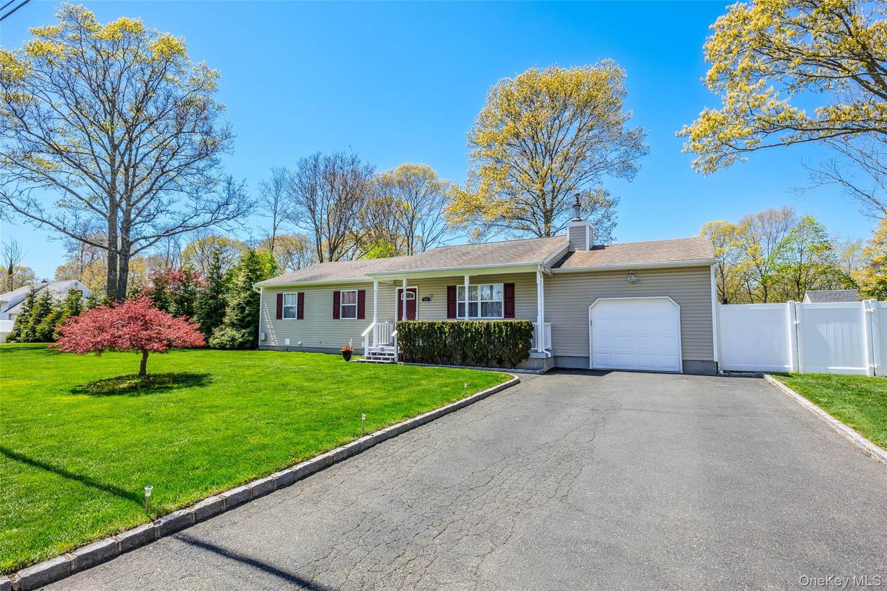 405 Puritan Drive - Photo 1
