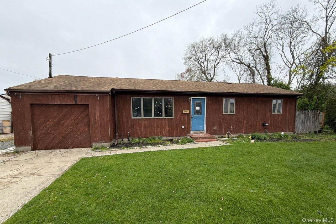 209 Moffitt Boulevard - Photo 1