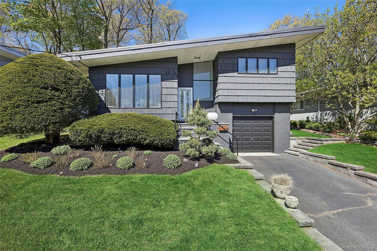 148 Cow Neck Road - Photo 1