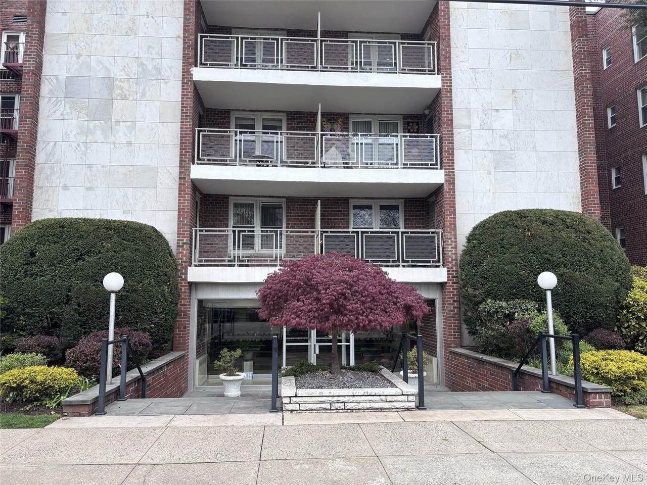 110 Brooklyn Avenue - Photo 1