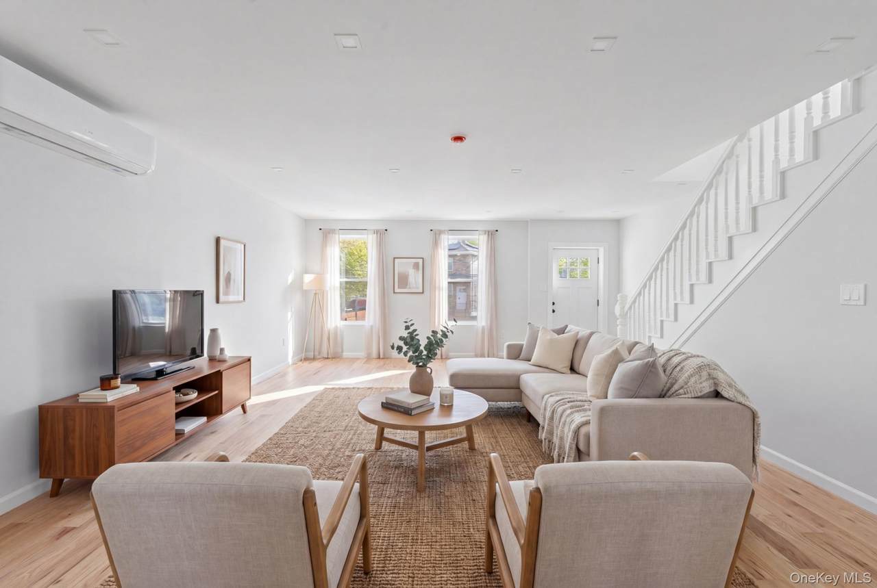 4 Crosby Avenue - Photo 1