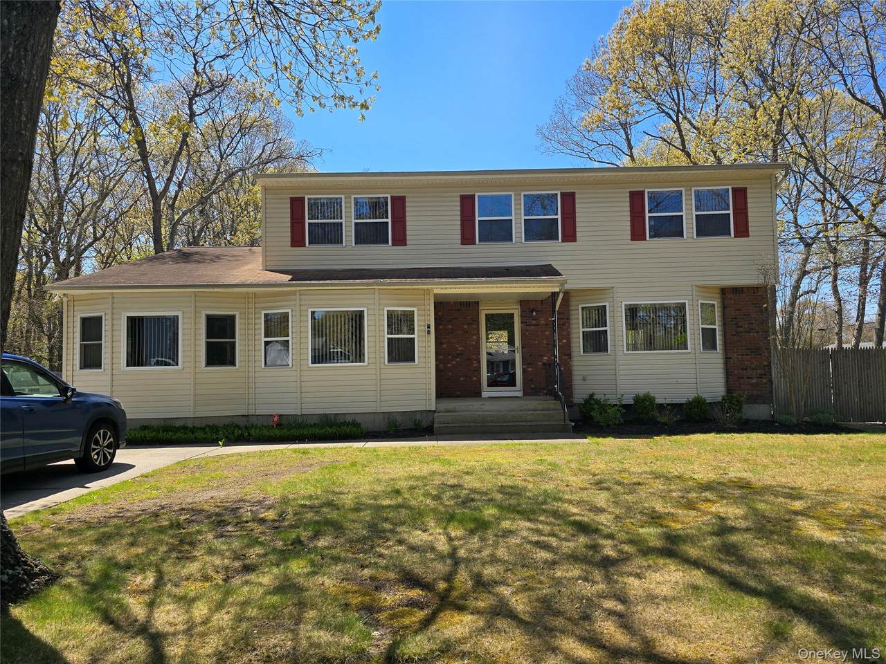 92 Hawthorne Street - Photo 1