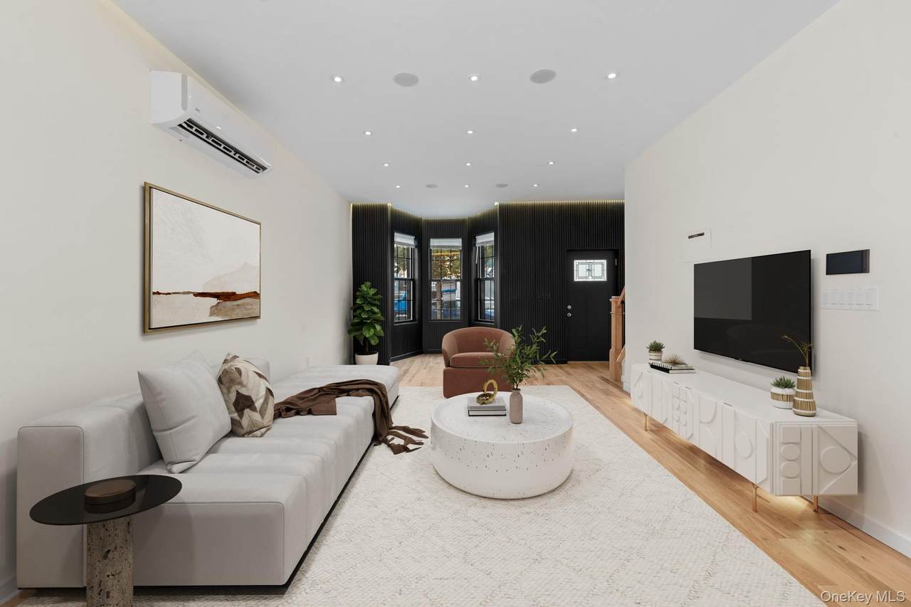 230 Sunnyside Avenue - Photo 1
