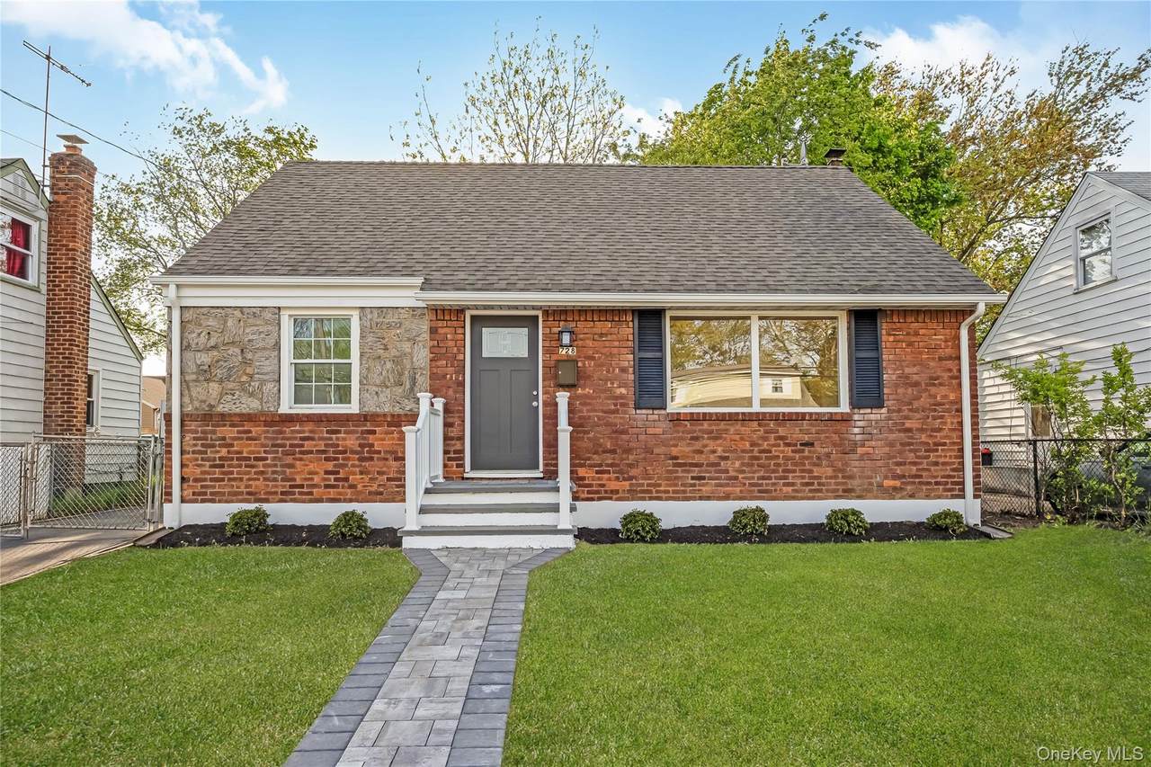 728 Martin Drive - Photo 1