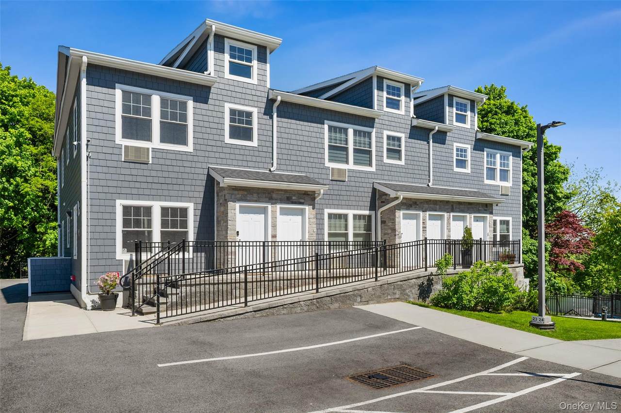108 Kensico Avenue - Photo 1