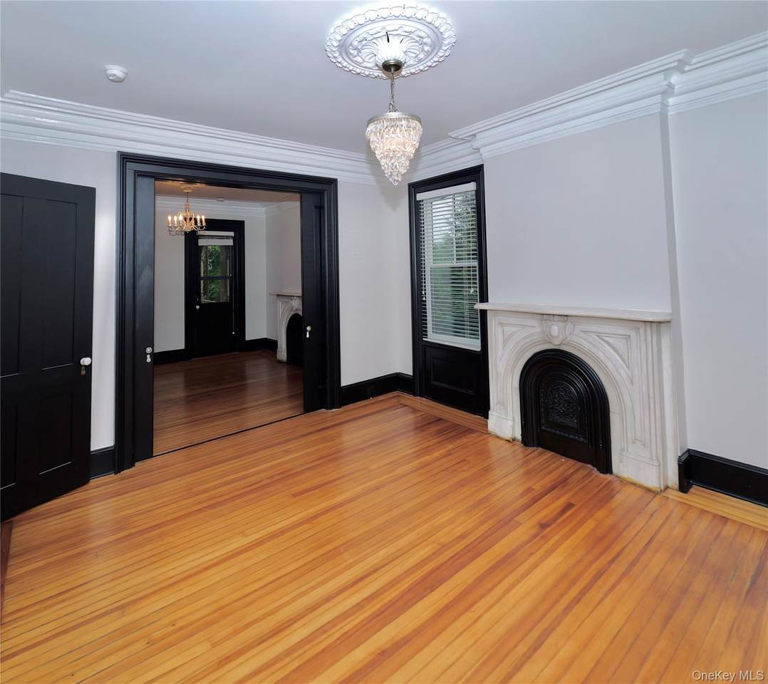 4 Grand Street - Photo 1