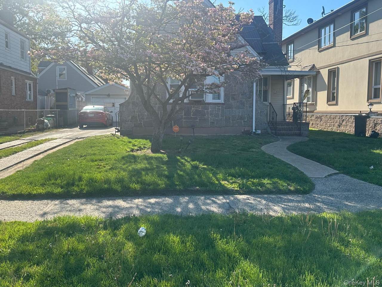 91 Broadway - Photo 1