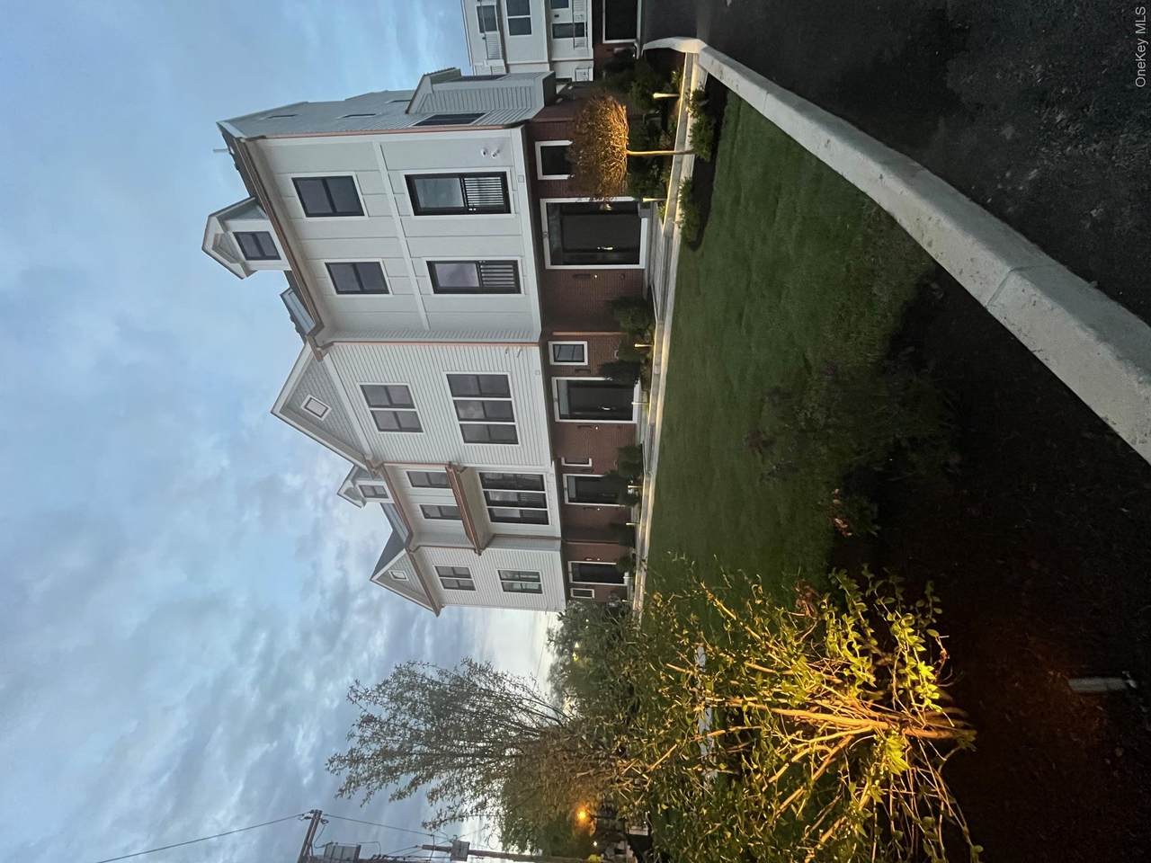 32 Andrews Lane - Photo 1
