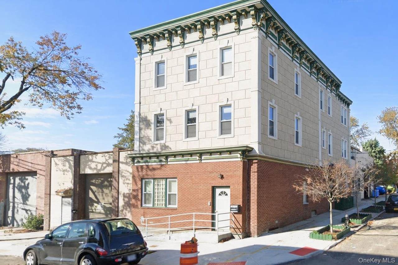 12417 18th Avenue - Photo 1
