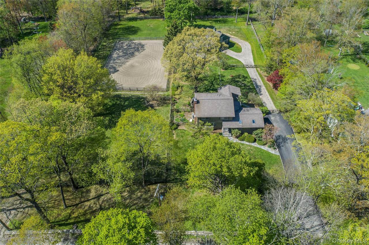 212 Hunt Lane - Photo 1
