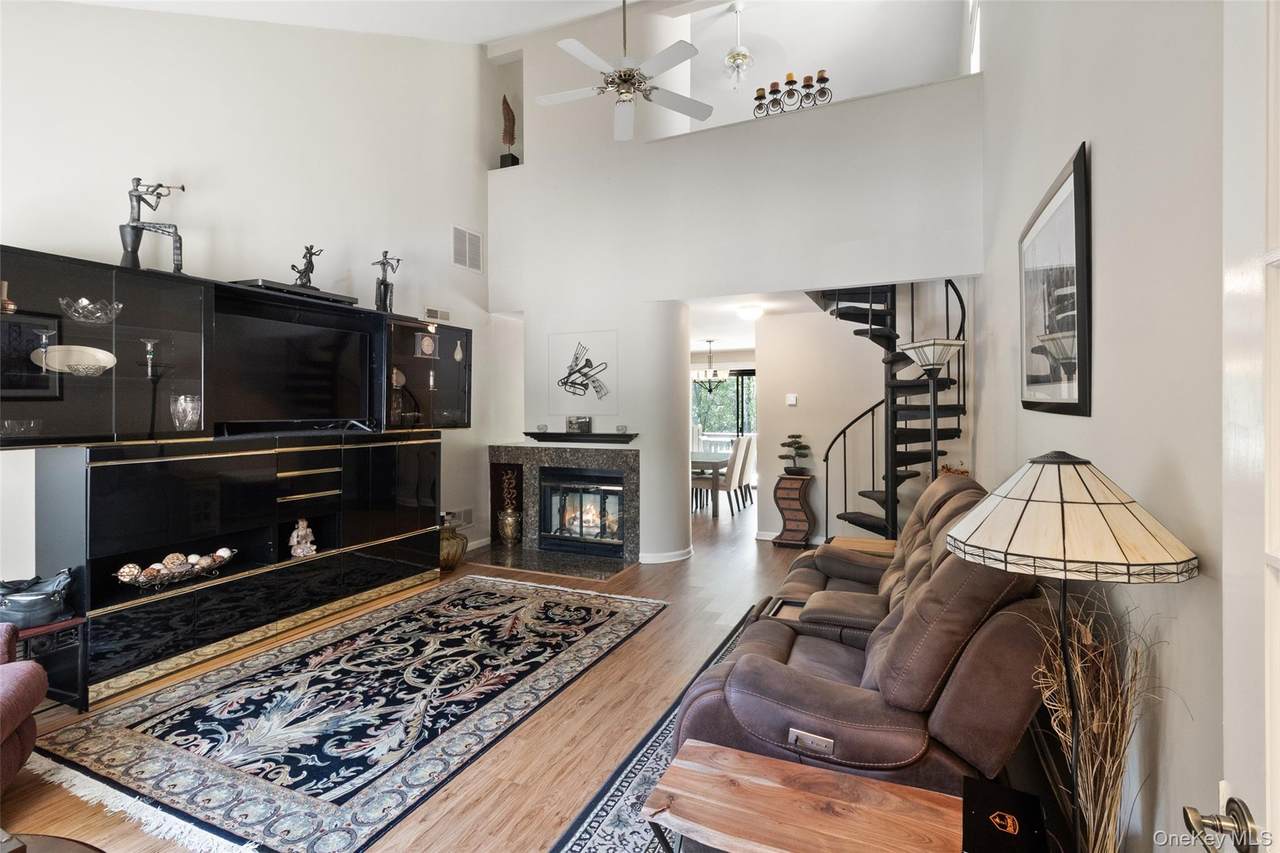 183 Laurel Ridge - Photo 1