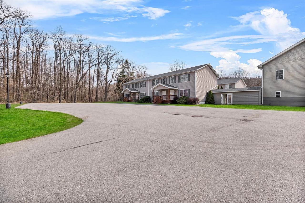 1-18 Willow Way - Photo 1