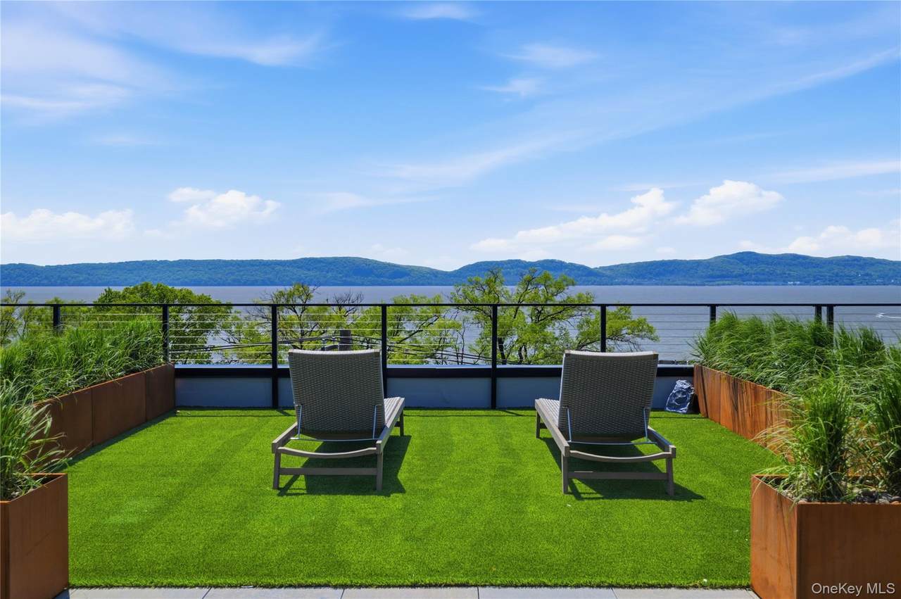 25 South Riverside Avenue - Photo 1