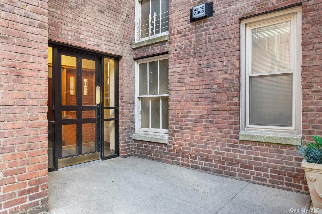 43-10 48 Avenue - Photo 1
