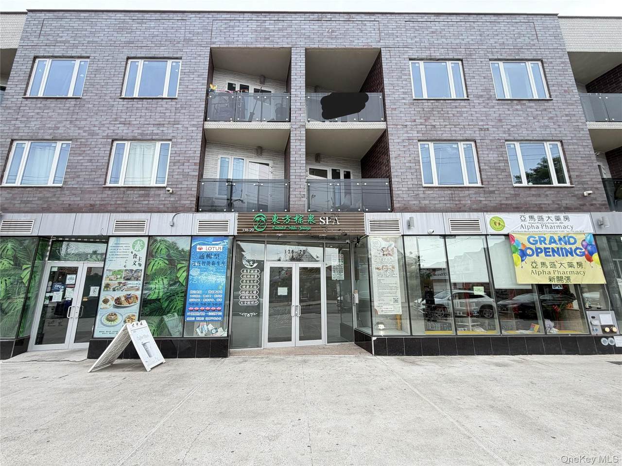 136-20 Booth Memorial Avenue - Photo 1