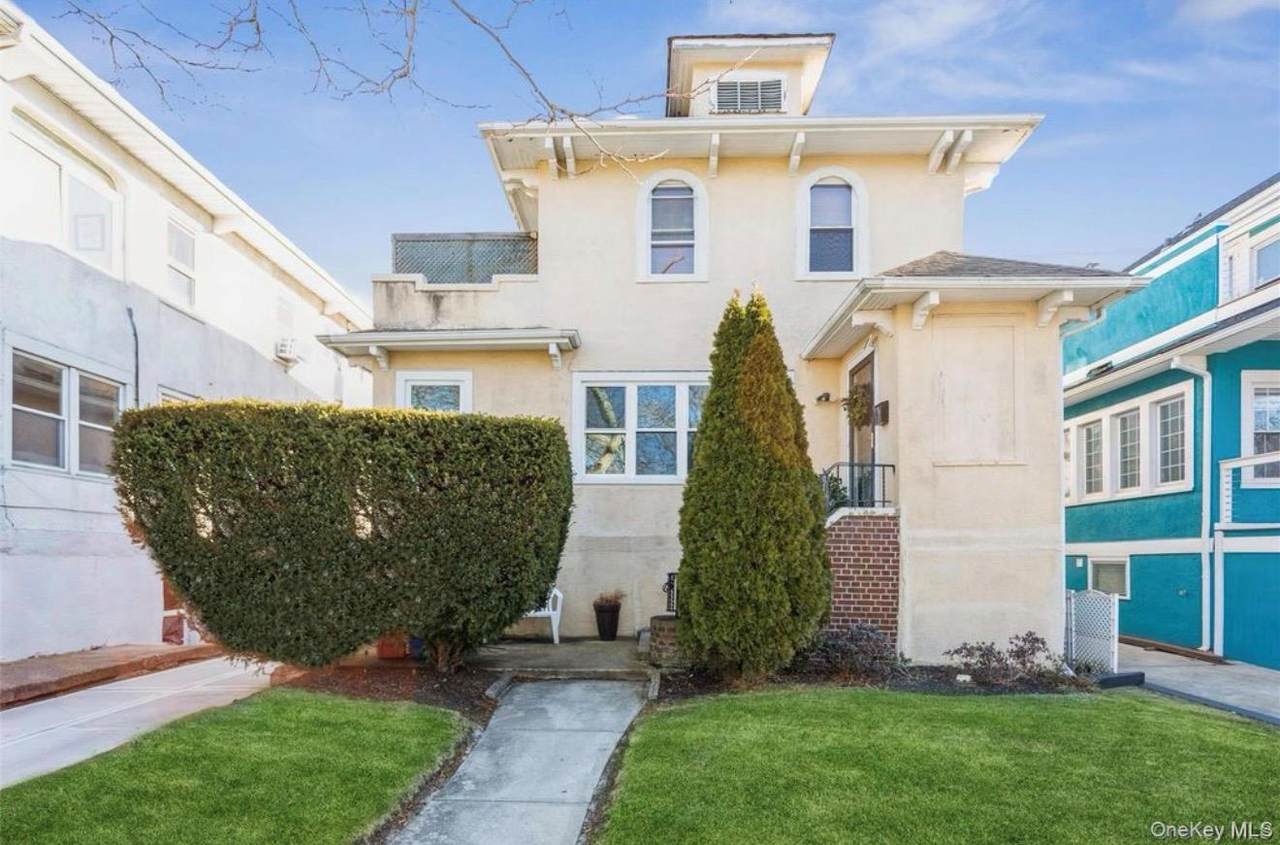 470 Lafayette Boulevard - Photo 1