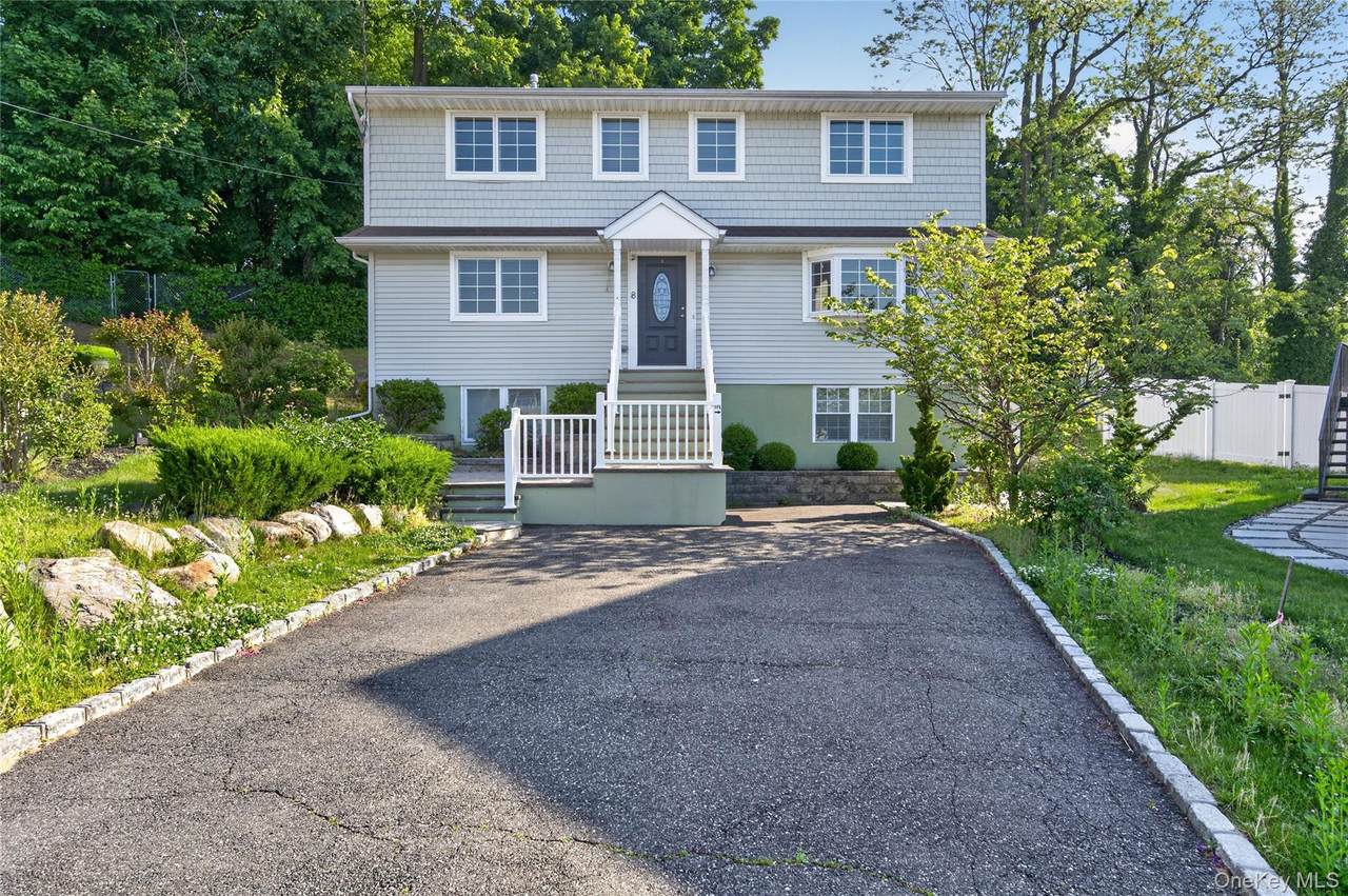 8 Lee Gray Court - Photo 1