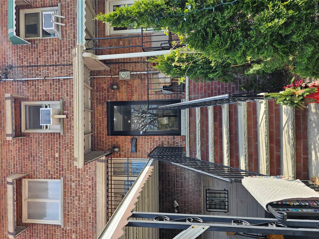 2082 Pitman Avenue - Photo 1