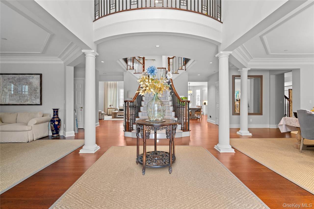 1 Augusta Court - Photo 1