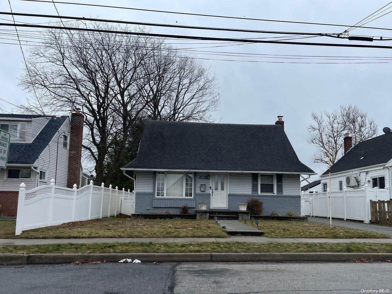 200 Raff Avenue - Photo 1