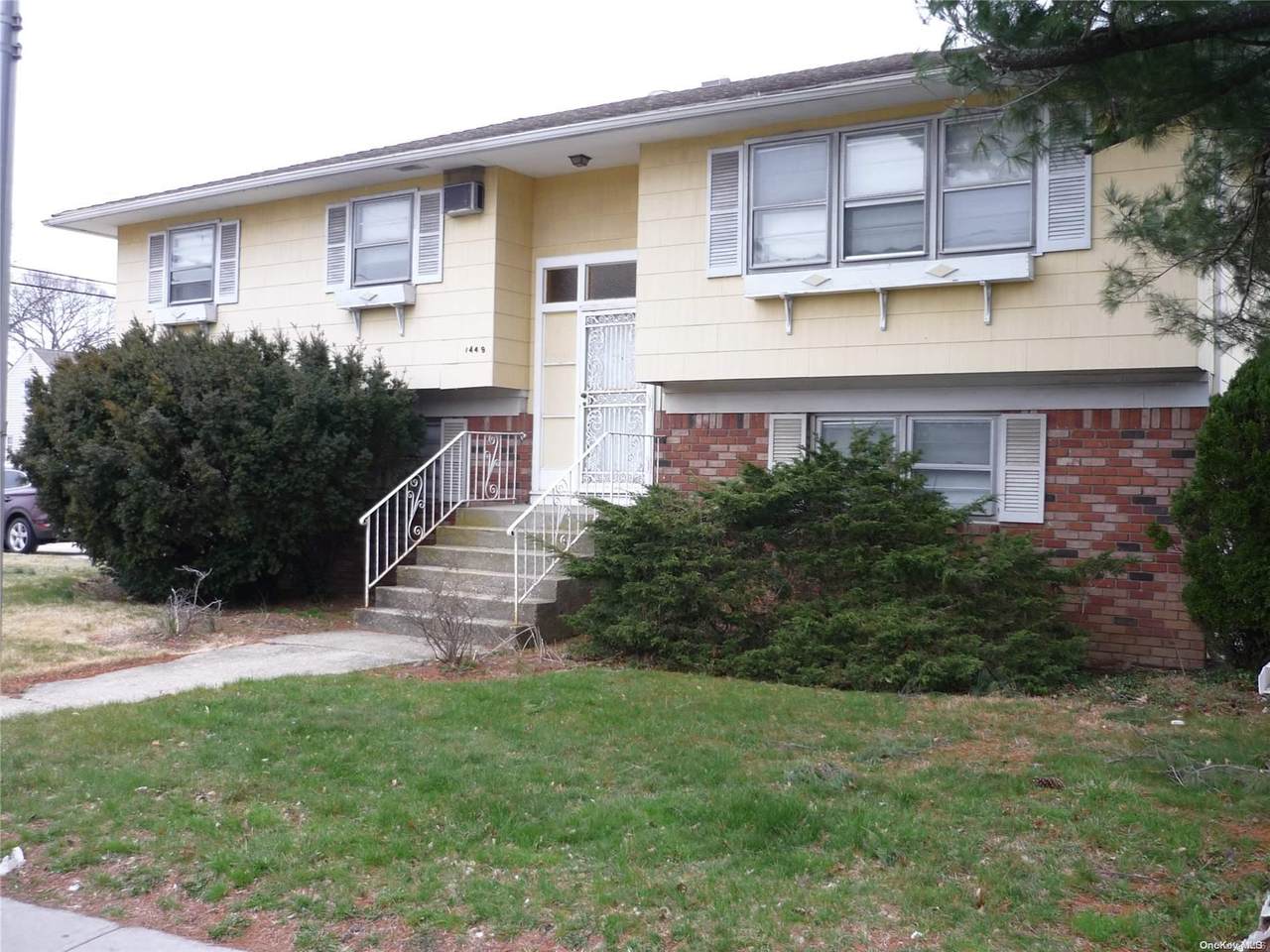 1449 Grand Avenue - Photo 1