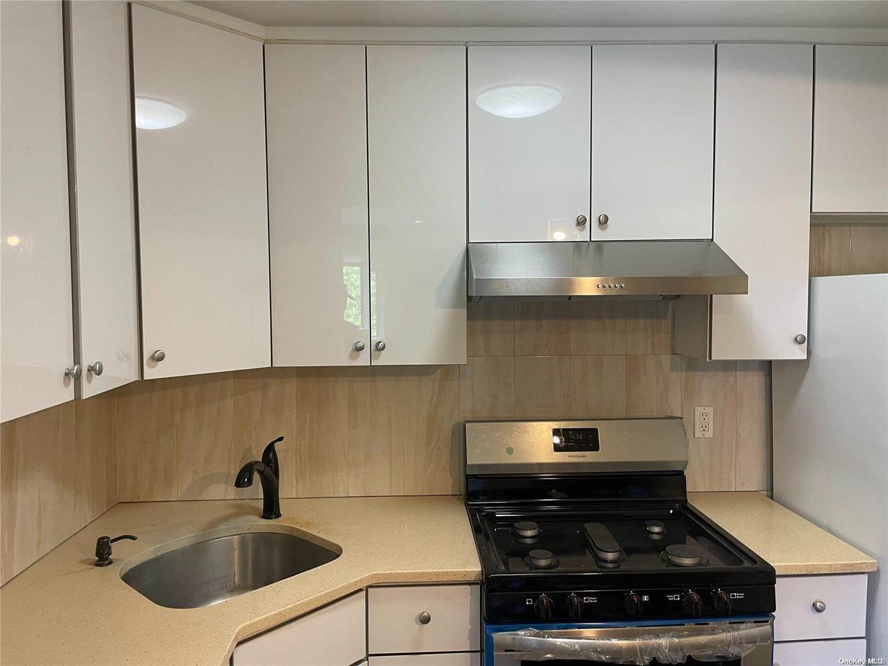 102-29 Nicolls Avenue - Photo 1