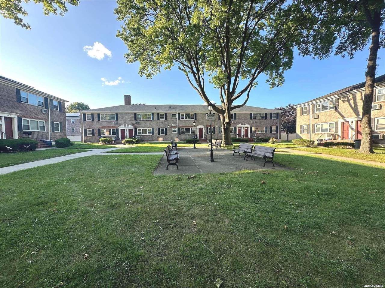 150-17 Jewel Ave - Photo 1