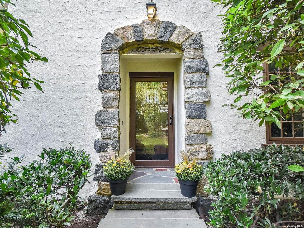 27 Oakland Drive - Photo 1