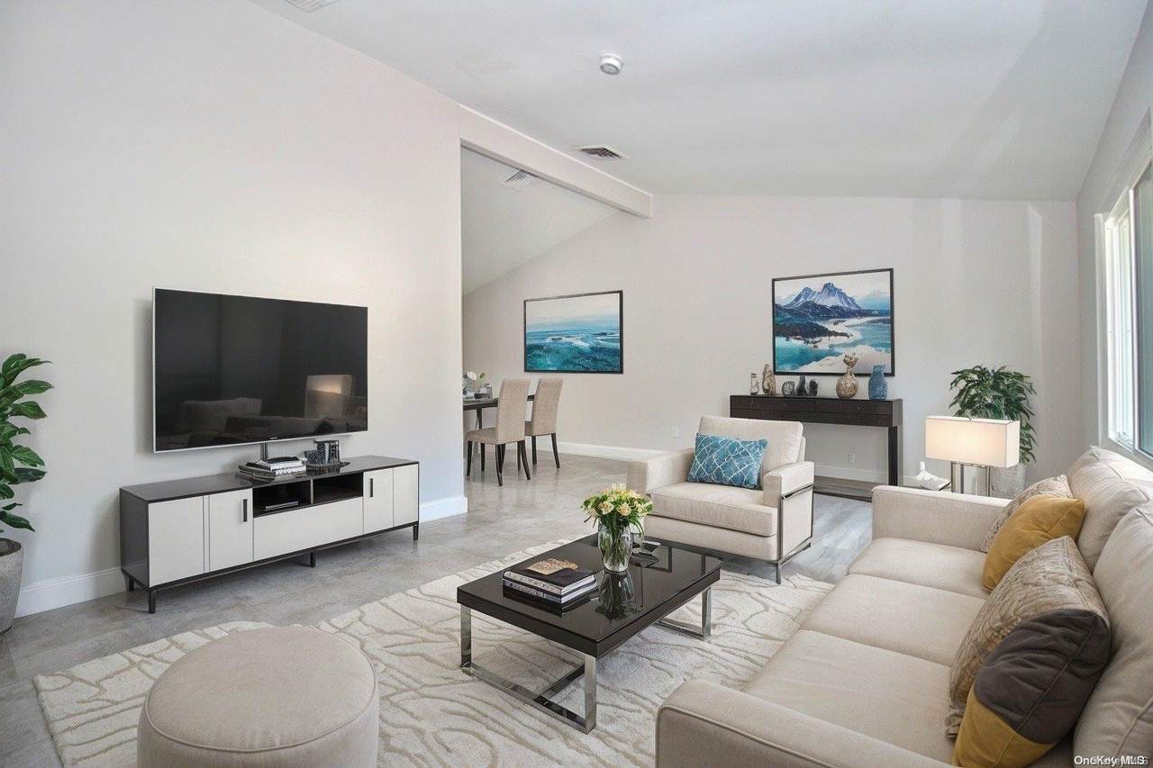 12 Hitching Post Ln - Photo 1