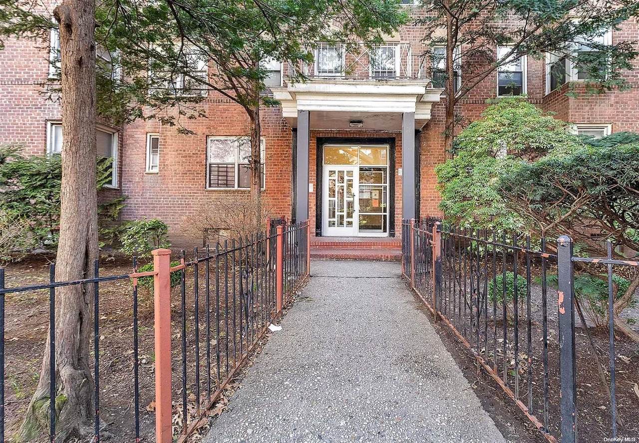 3320 Avenue H - Photo 1