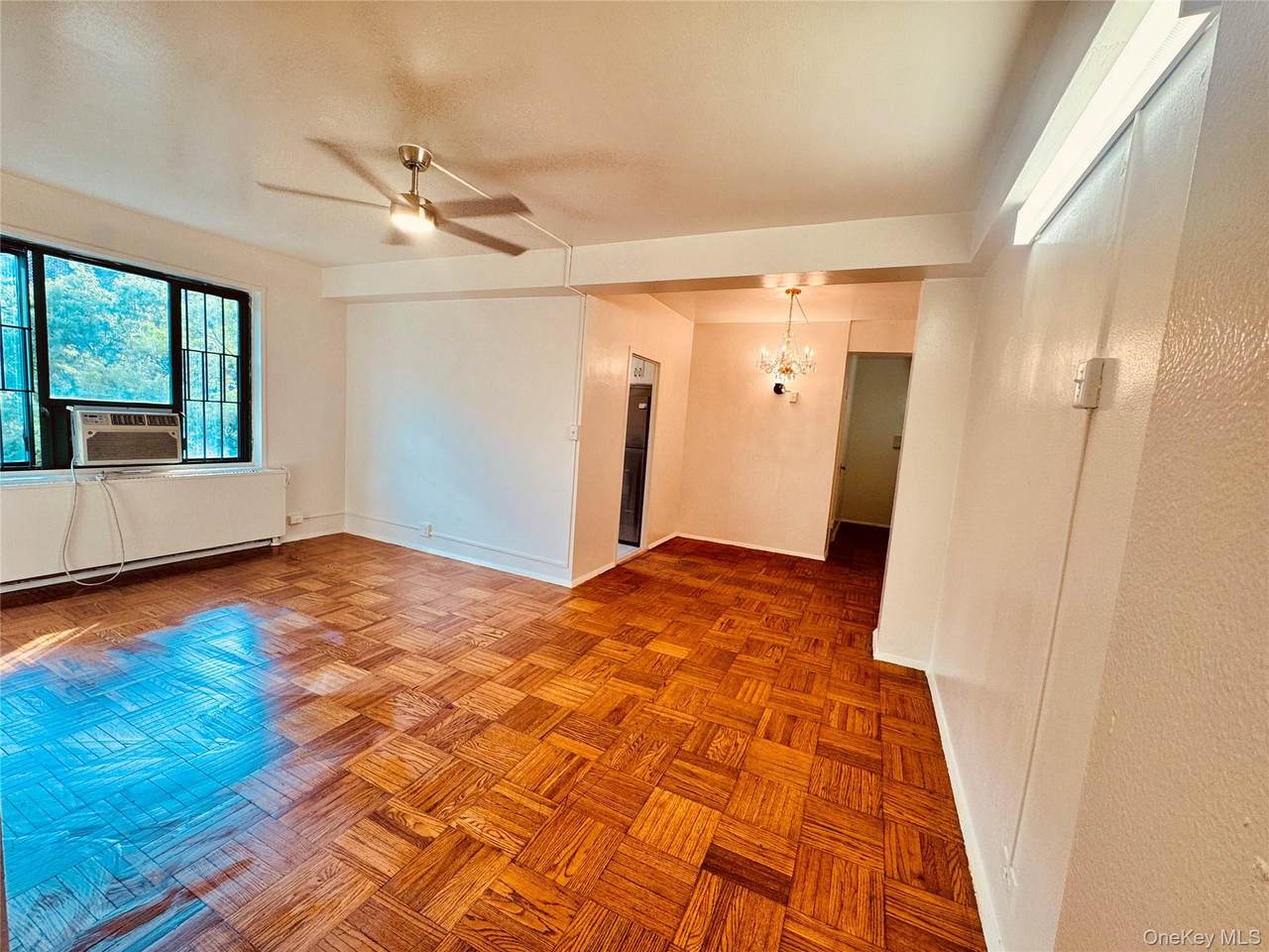 1560 Unionport Road - Photo 1