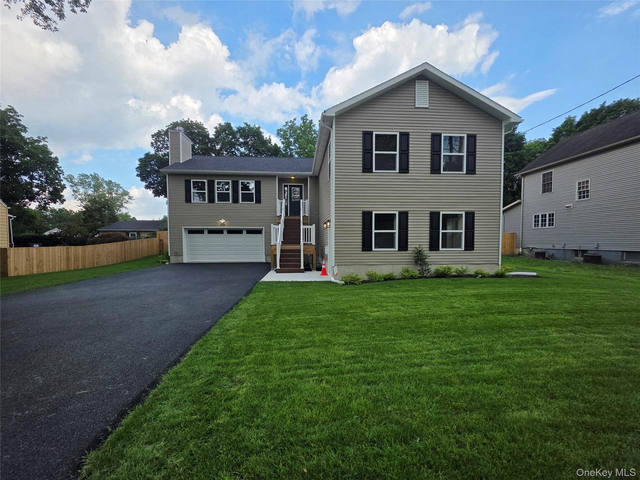 620 Homestead Avenue - Photo 1